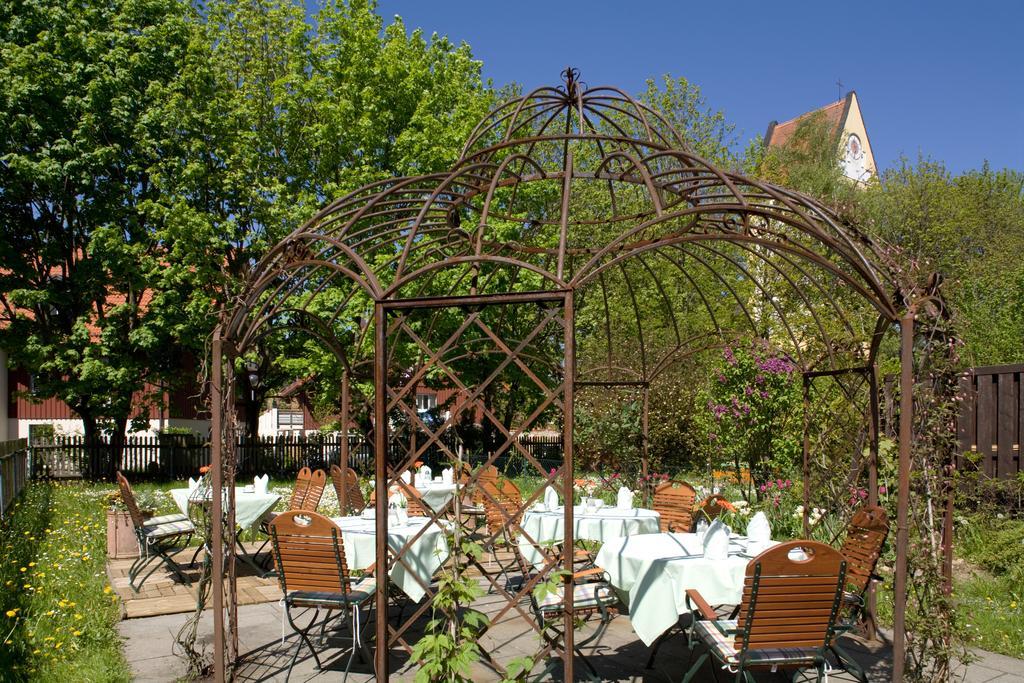 Hotel Schrenkhof Unterhaching Eksteriør billede